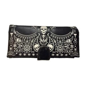 Loungefly Skull Y2K Gothic Wallet Black White Bifold Clutch Card Holder Rock